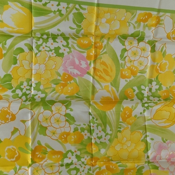 Vintage Avon SM Kent Floral Burst Scarf - 26x26 - Picture 3 of 5